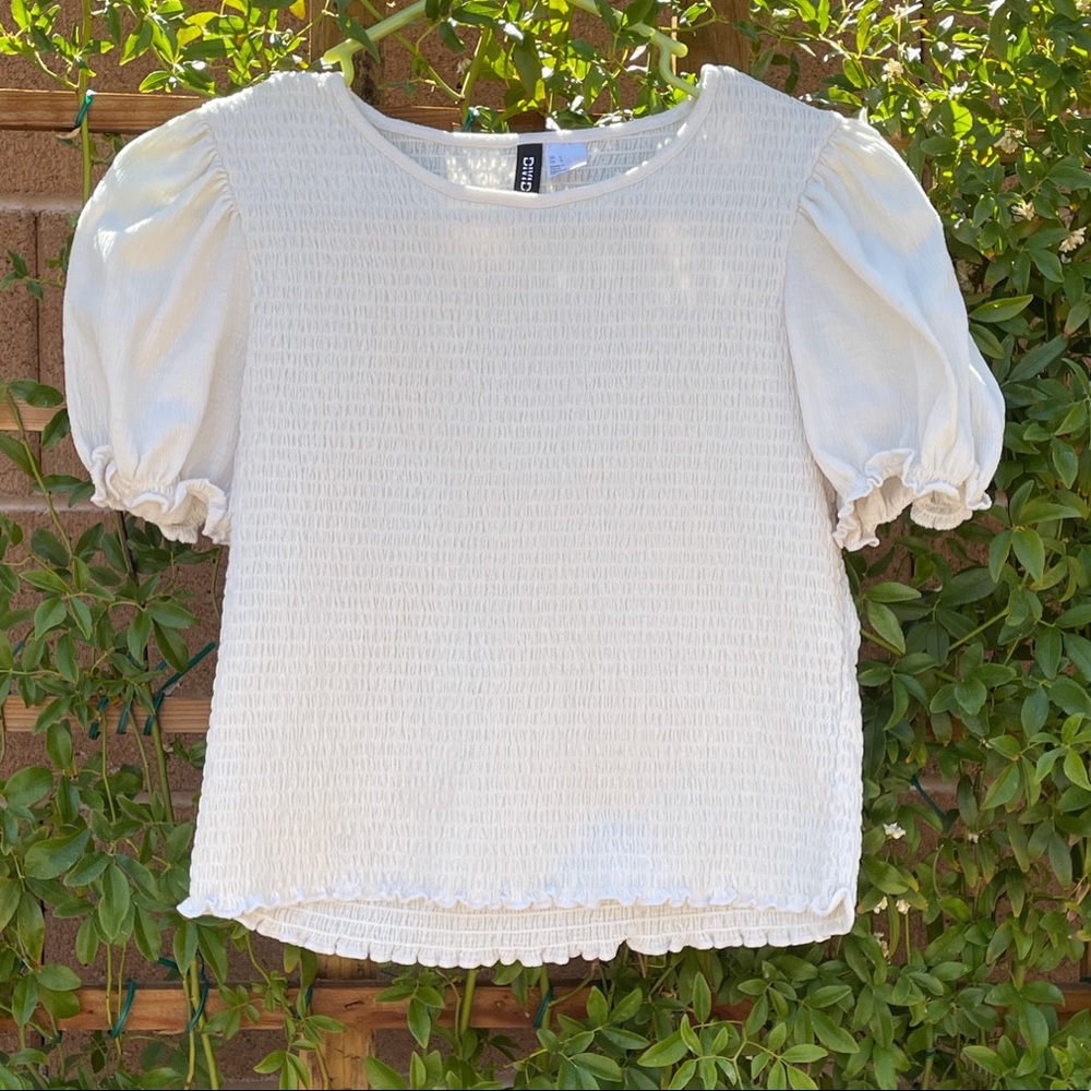 H&M Ruffled Top🌿